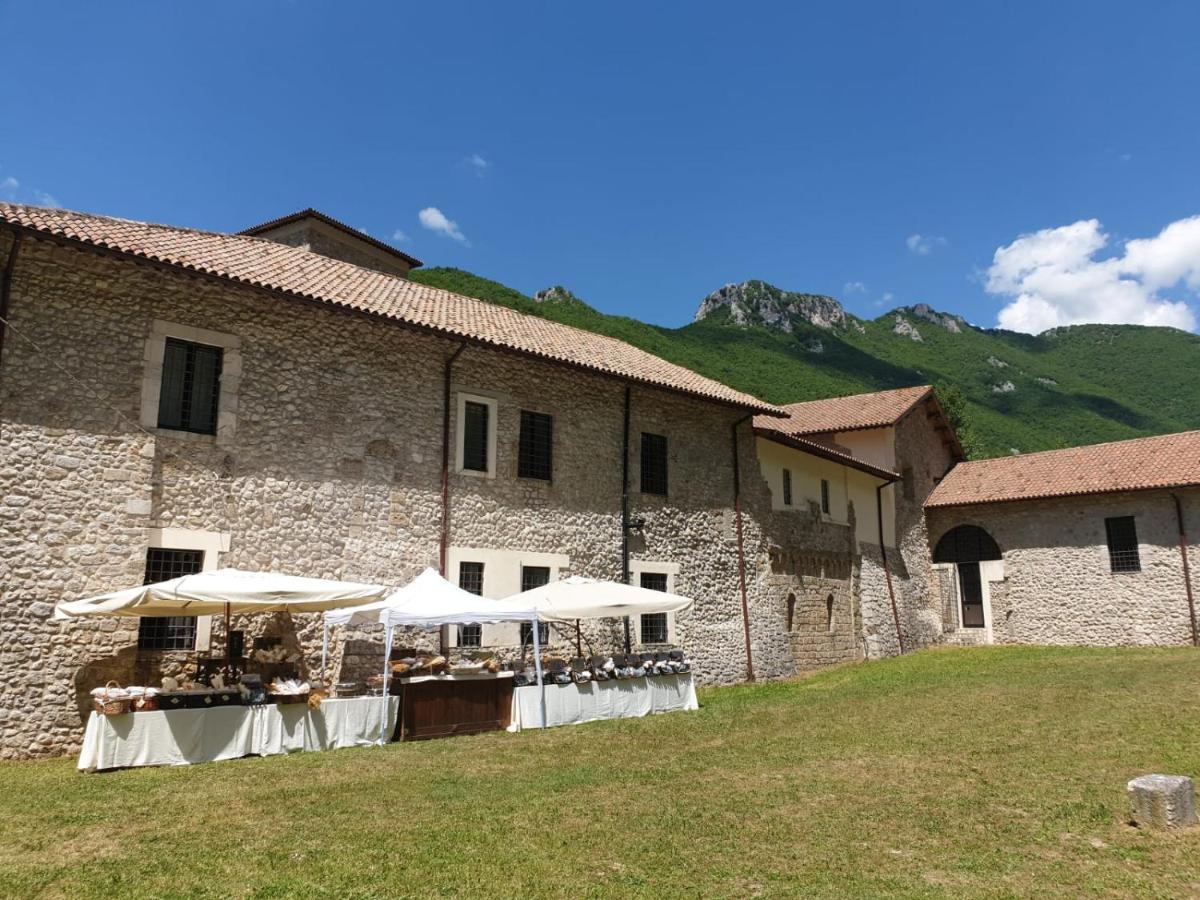 فندق Abbazia Ss. Quirico E Giulitta Micigliano المظهر الخارجي الصورة