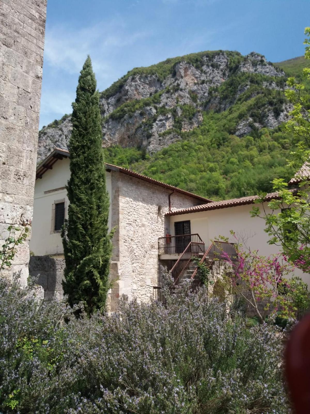 فندق Abbazia Ss. Quirico E Giulitta Micigliano المظهر الخارجي الصورة
